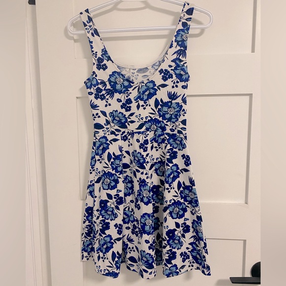 Blue floral dress - Picture 1 of 2